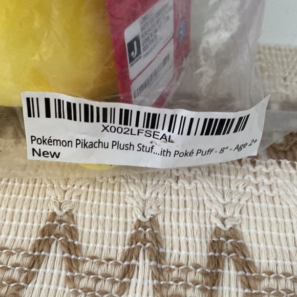Jazwares Pokemon Day 8 inch V Day Plush Rose Puff Pikachu - Picture 3 of 3